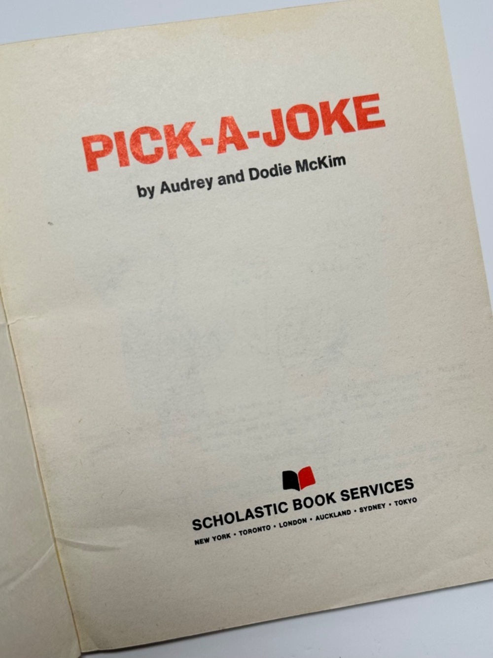 Vintage 1974 Scholastic Read-A-Riddle / Pick-A-Joke Flip Book | Kids Joke Book - Picture 3 of 13